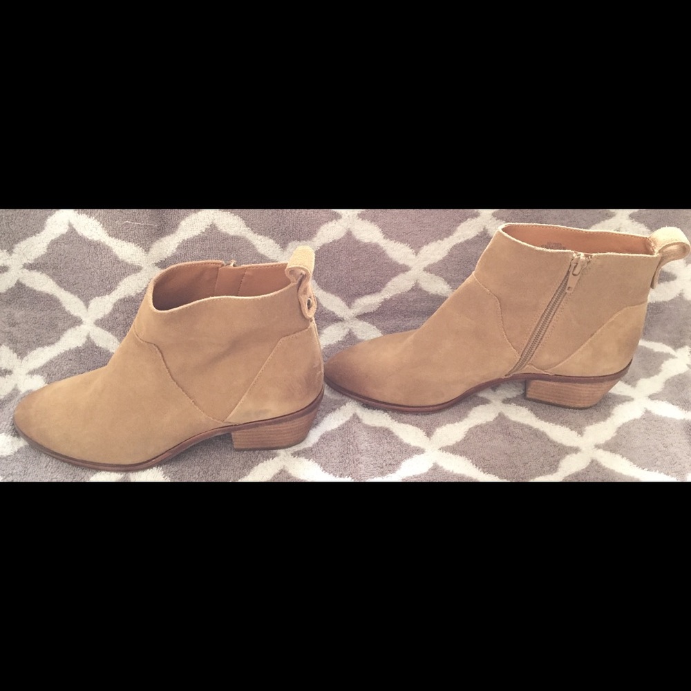 Sole Society Tan Suede Ankle Bootie